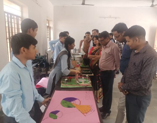 राष्ट्रीय विज्ञान दिवस पर विद्यार्थियों ने बनाए चार्ट व मॉडल