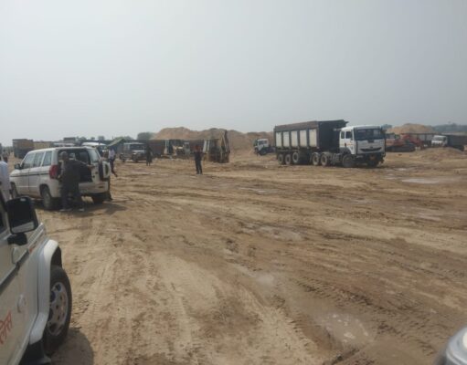 TONK में SIT की कार्यवाही ओवरलोड बजरी परिवहन में लिप्त 16 डम्पर किये जब्त